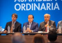 Gobierno y empresarios analizan impacto de crisis en Medio Oriente
