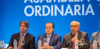 Gobierno y empresarios analizan impacto de crisis en Medio Oriente