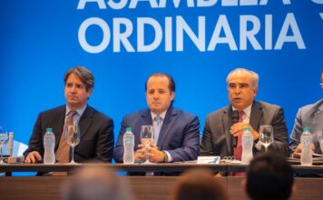 Gobierno y empresarios analizan impacto de crisis en Medio Oriente