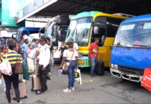 Flujo de pasajeros viajan por el asueto de la Semana Santa