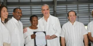 Luis Abinader entrega 1,500 títulos de propiedad en Nuevo Domingo Savio