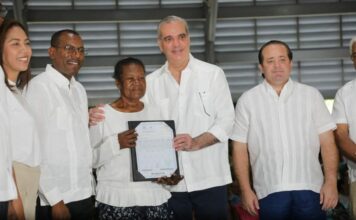 Luis Abinader entrega 1,500 títulos de propiedad en Nuevo Domingo Savio
