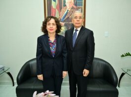 Embajadora de España visita al expresidente Danilo Medina