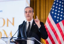 Luis Abinader regresa al país tras concluir agenda de trabajo en Miami