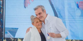 Presidente Luis Abinader inicia entrega del Bono Madre 2026