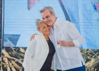 Presidente Luis Abinader inicia entrega del Bono Madre 2026