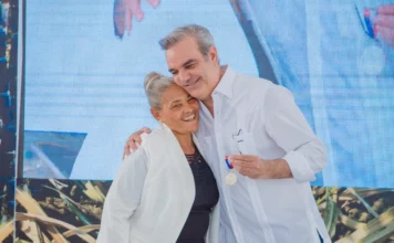 Presidente Luis Abinader inicia entrega del Bono Madre 2026