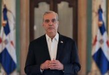 Luis Abinader dona más de RD$5.3 millones de su salario a fundaciones y proyectos sociales