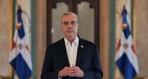 Luis Abinader dona más de RD$5.3 millones de su salario a fundaciones y proyectos sociales