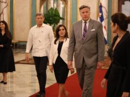 Subsecretario de Estado de EE. UU. se reúne con Abinader, sector privado y AES Dominicana en RD