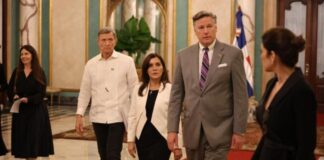 Subsecretario de Estado de EE. UU. se reúne con Abinader, sector privado y AES Dominicana en RD