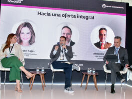 BHD expone su oferta para mujeres mayores en congreso
