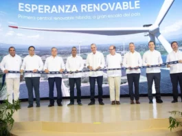 Luis Abinader entrega central Esperanza Renovable