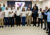 FEDUDE elige a Francisco Peguero como nuevo presidente Francisco Peguero, al centro, junto a los demás miembros de la directiva de la FEDUDE 2026-2030, es juramentado por la Comisión Electoral