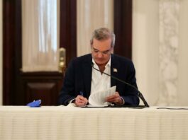 Presidente Luis Abinader crea comisión para transformar sistema educativo