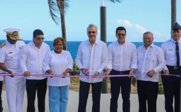Gobierno inaugura la segunda etapa del malecón de Santo Domingo Este