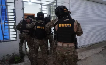 DNCD arresta a dos implicados en caso vinculado a decomiso de 1.7 toneladas de cocaína en Pedernales