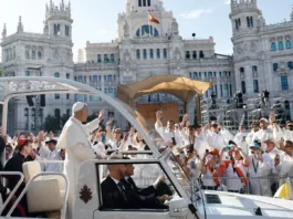 El Papa reúne más de un millón de fervientes creyentes en la plaza Civiles