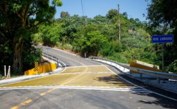 Presidente Luis Abinader inaugura carretera y aulas en Santiago