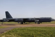 Accidente de bombardero B-52 estrellado en California deja ocho muertos
