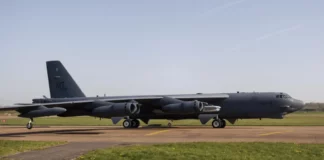 Accidente de bombardero B-52 estrellado en California deja ocho muertos