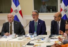 Comisión Bicameral se reúne con ministro de Hacienda y el vicepresidente de AIRD