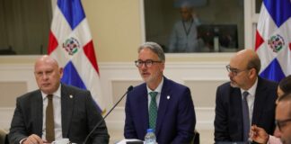 Comisión Bicameral se reúne con ministro de Hacienda y el vicepresidente de AIRD