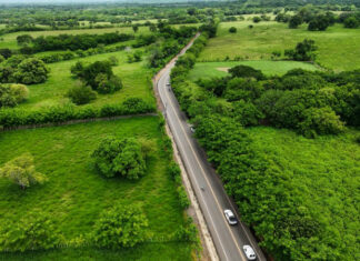Gobierno inaugura la carretera Monte Plata–Cevicos
