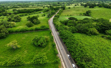 Gobierno inaugura la carretera Monte Plata–Cevicos