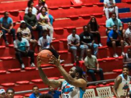 Titanes derrotan a Gigantes y siguen en la pelea