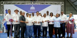 Ministerio de Deportes entrega multiuso remozado en Consuelo