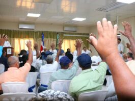 Luis Abinader escucha demandas de ganaderos y reafirma su apoyo