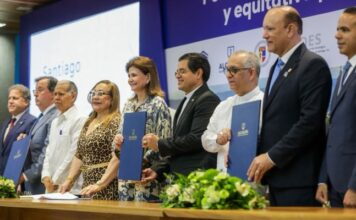 Raquel Peña encabeza firma del “Pacto por una Mejor Ciudad”
