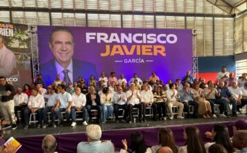Francisco Javier García moviliza multitud en Santiago y fortalece su proyecto presidencial