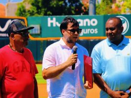Torneo AA y Asociación de Béisbol reconocen a William Aish