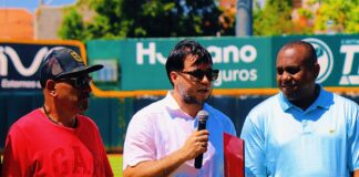 Torneo AA y Asociación de Béisbol reconocen a William Aish