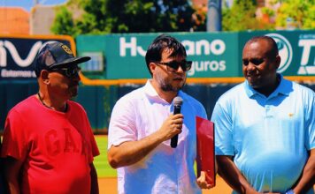 Torneo AA y Asociación de Béisbol reconocen a William Aish