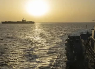 Irán condiciona reapertura de Ormuz al cese presencia de EU