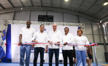 Gobierno entrega renovado el multiuso del Club Deportivo Dante Lemonier en Los Alcarrizos