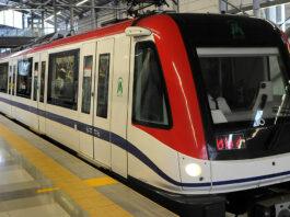 Desalojan andén del Metro luego de que persona ingresara a las vías