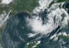 Tormenta Bertha mantiene bajo vigilancia la costa este de EEUU