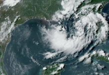 Tormenta Bertha mantiene bajo vigilancia la costa este de EEUU