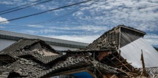 Suben a 35 los fallecidos tras el terremoto en Japón mientras sigue la búsqueda de atrapados