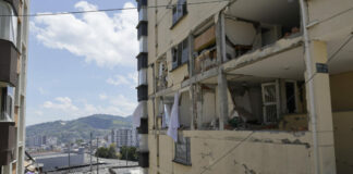 Se eleva a 273 los muertos por terremoto en Colombia en medio de polémica por las ayudas