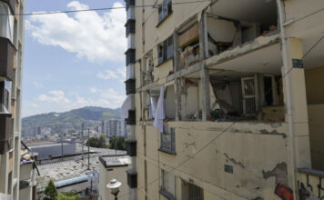 Se eleva a 273 los muertos por terremoto en Colombia en medio de polémica por las ayudas