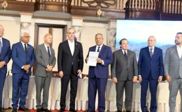 Gobierno formaliza la titulación de dos parques nacionales