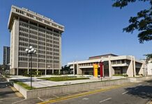 Banco Central defiende régimen flotación ante debate dólar