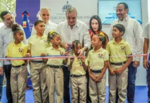 Presidente Luis Abinader entrega polideportivo techado en el Centro Educativo Santo Cura de Ars