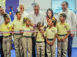 Presidente Luis Abinader entrega polideportivo techado en el Centro Educativo Santo Cura de Ars