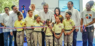Presidente Luis Abinader entrega polideportivo techado en el Centro Educativo Santo Cura de Ars